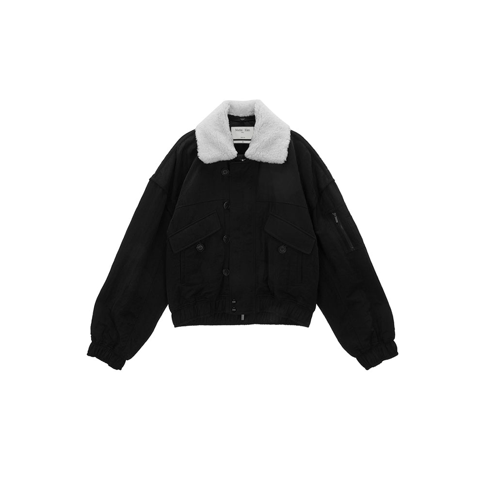 毛皮の襟のポイント爆撃機ジャンパーは黒です – Matin Kim