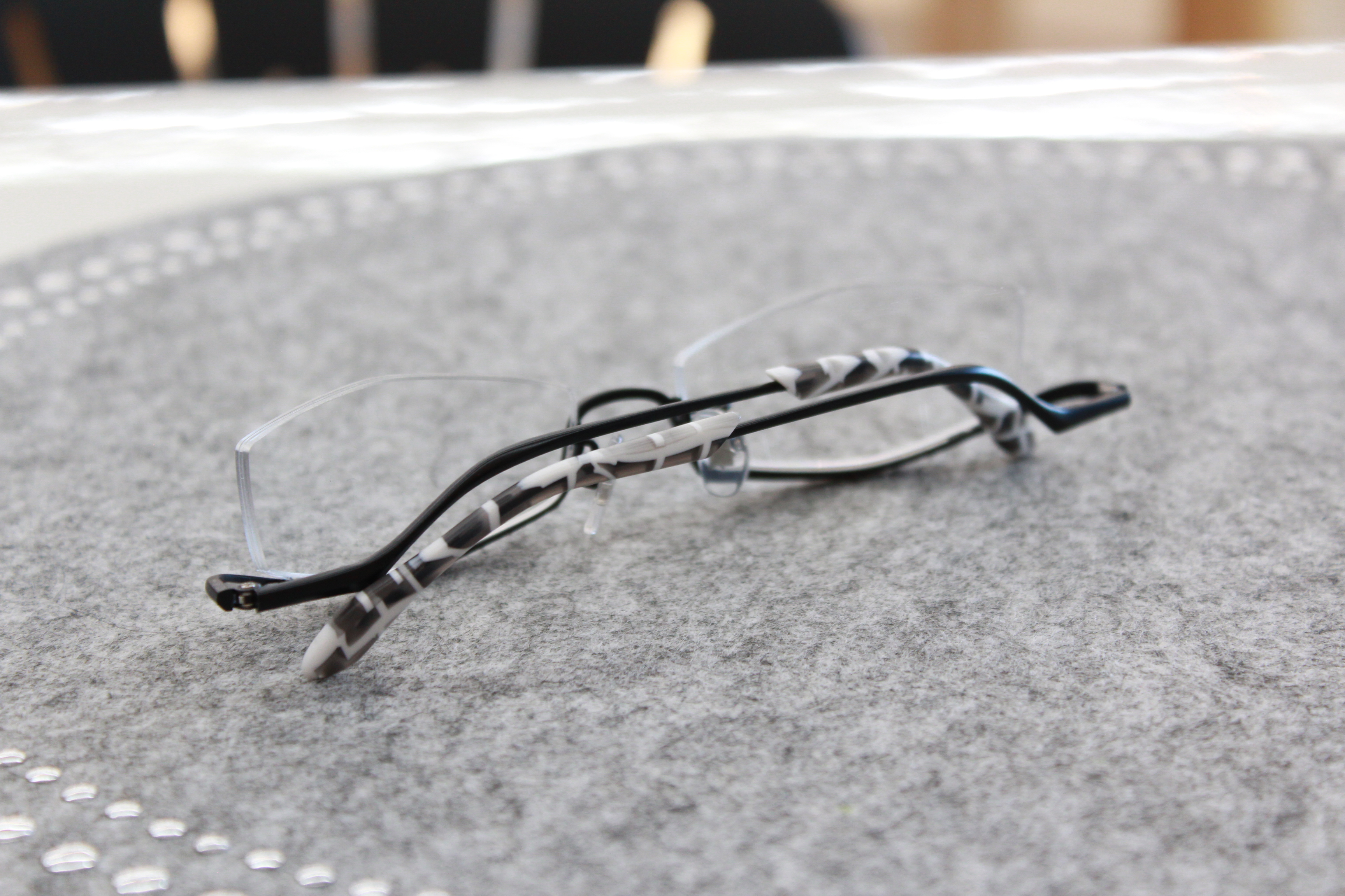 Less than human】po6po10 | メガネ工房AZ ブログ