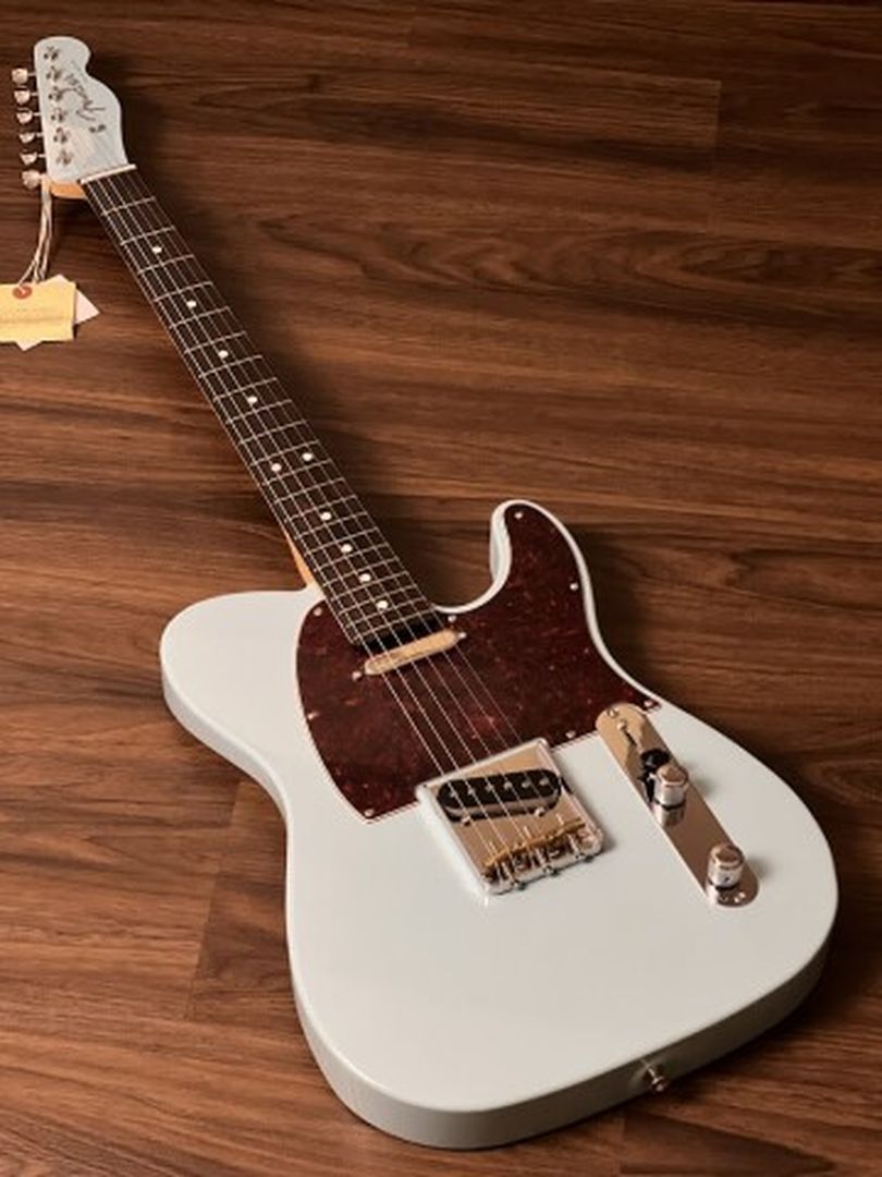 Fender FSR Collection Hybrid II Telecaster with RW FB in Daphne