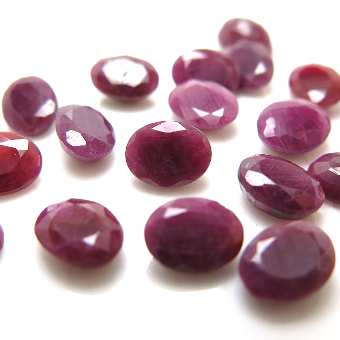 天然石ルース（裸石）・ルビー（インド産）/オーバル【6×4mm