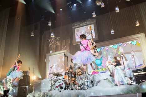 ライブレポート】SILENT SIREN オフィシャルライブレポ＆写真！MV公開