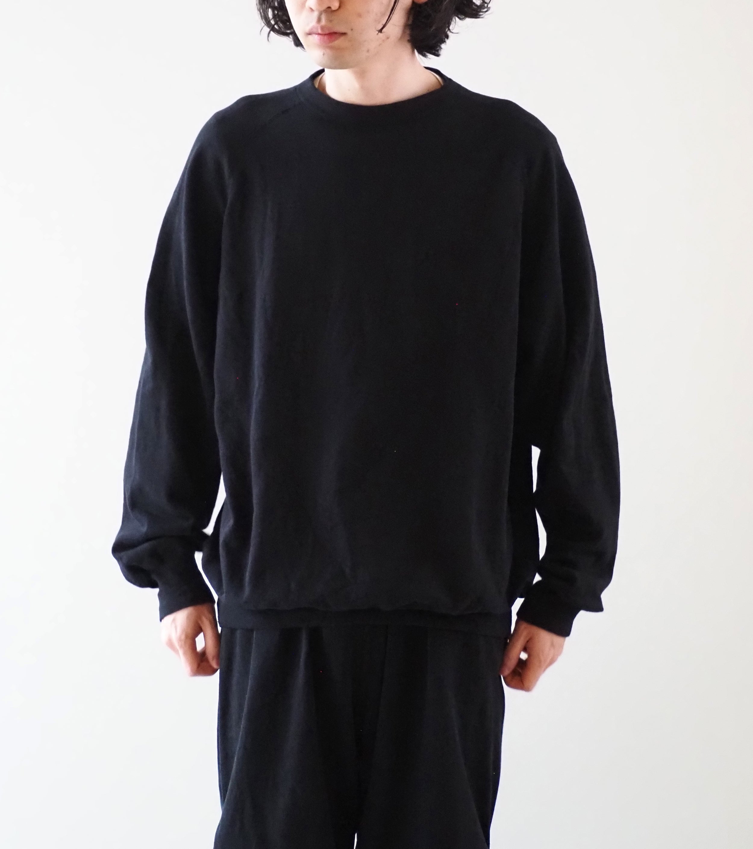 COMOLI LW コットン裏毛 クルーネック, Black – Navyblue
