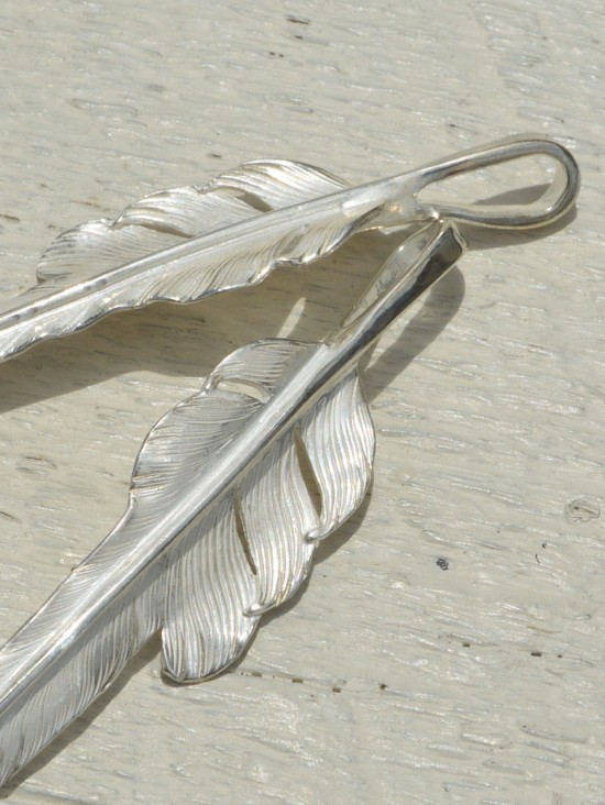 LARRYSMITH】 KAZEKIRI FEATHER PENDANT！！ | Northrim Blog