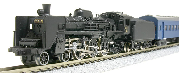 古いスハ43を新製品に混ぜる