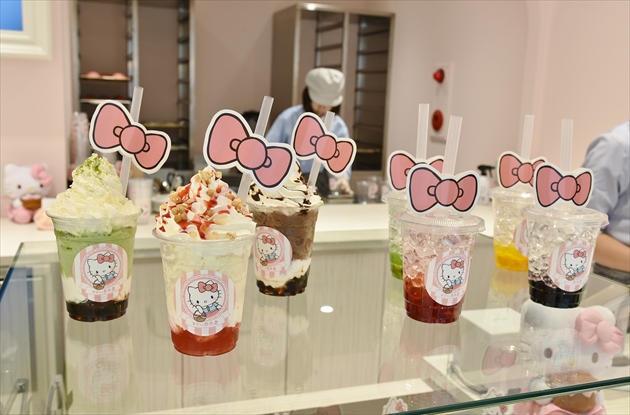 キティの散歩道 マスコット チョココルネ サンリオ パン屋