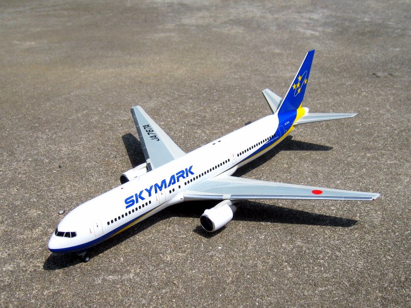 SKYMARK B767-300ER