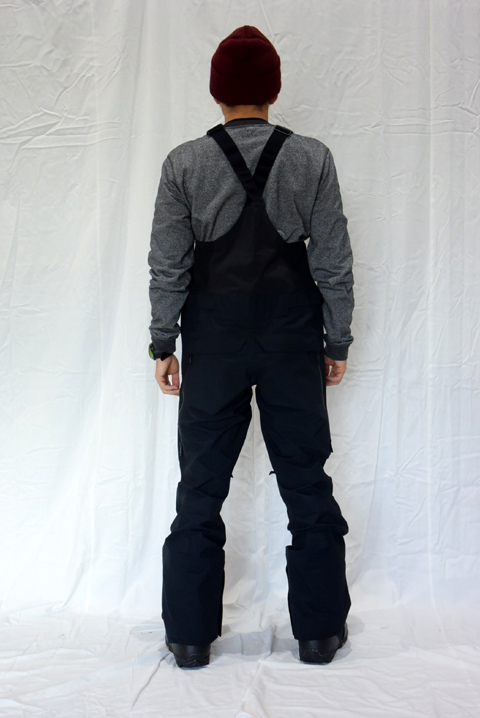 パウダーの日に最適。BURTON AKのビブパンツ 3L Freebird Bib Pant – A