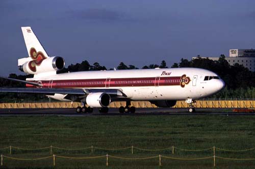 タイ国際航空 旧塗装 MD-11 HS-TMG 成田空港 2005年8月19日