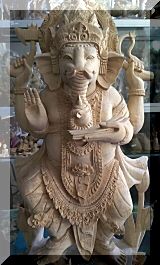 バリ島木彫り工芸品/人形の販売コーナー・WOOD CURVING