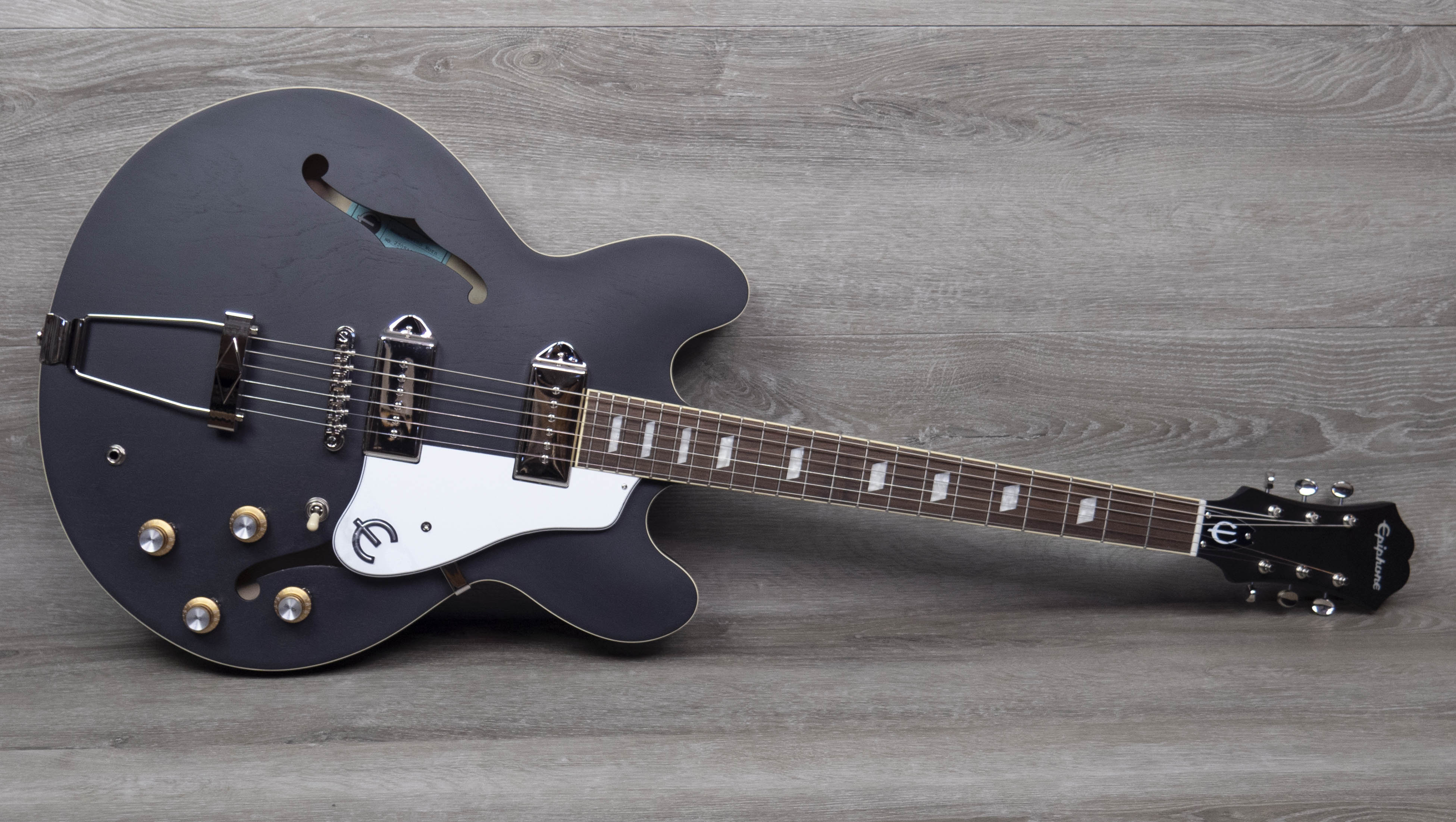 Epiphone Casino, Worn Ebony – A Strings
