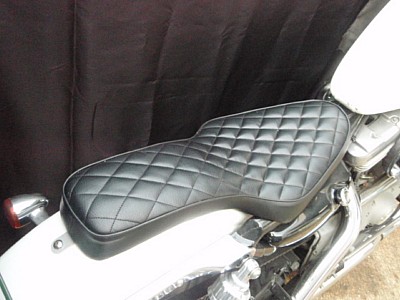 商品詳細 【スポーツスター用ダイヤモンドカスタムシートA】 « 部品屋K&W