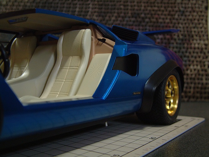 童友社 1/12 ランボルギーニカウンタックLP500S」の巻 | モデラーKの