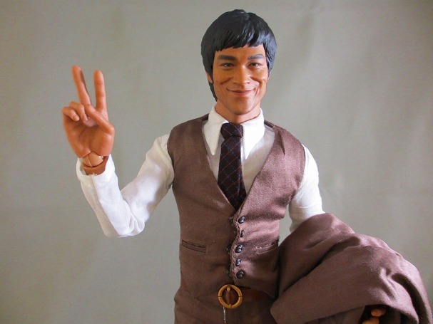 ホットトイズ マイコン ブルース・リー ビジネススーツ版 レビュー