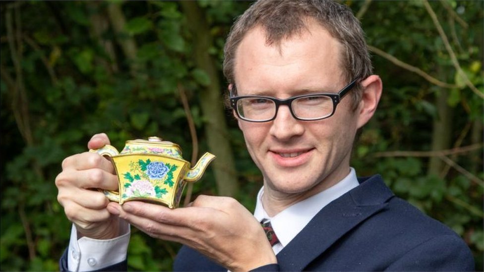 中国古董频售天价：从英国人车库惊现“乾隆酒壶” 讲起- BBC 英伦网