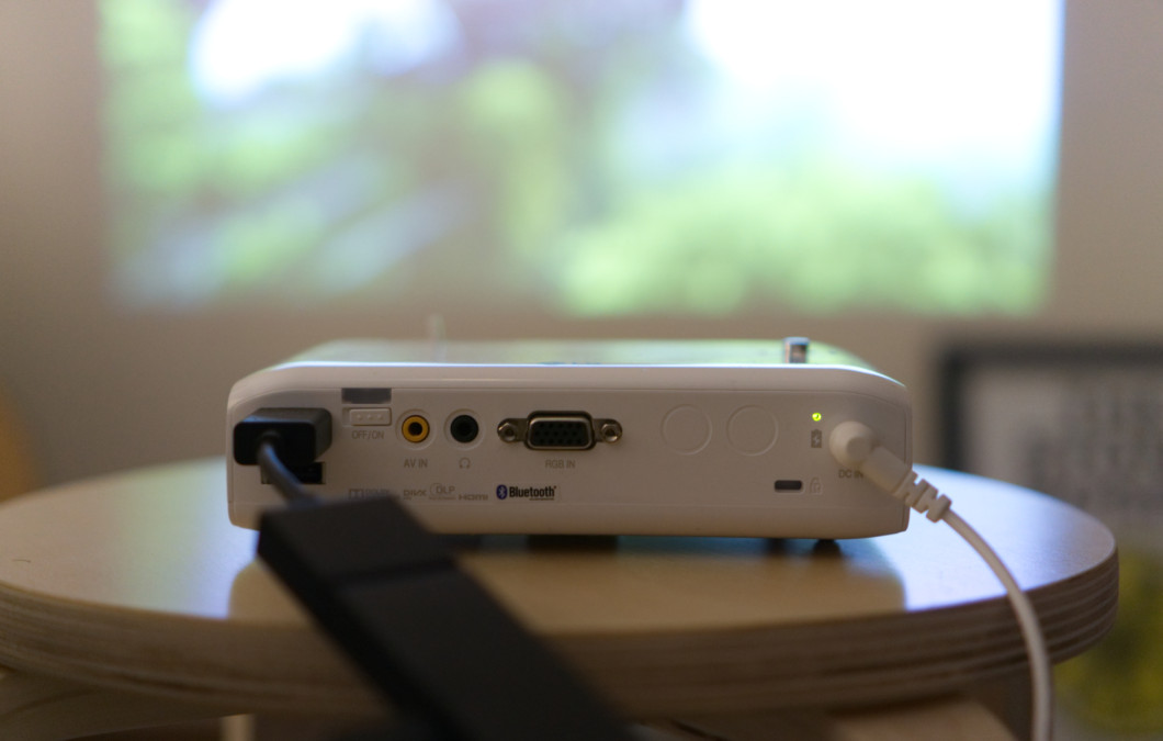 LGプロジェクター『PH550』徹底レビュー！9つの魅力を紹介