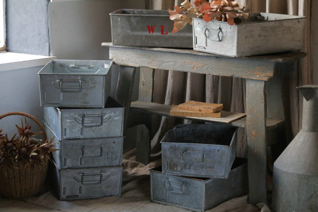 収納に便利なインダストリアルなブリキの箱 イギリスアンティーク雑貨
