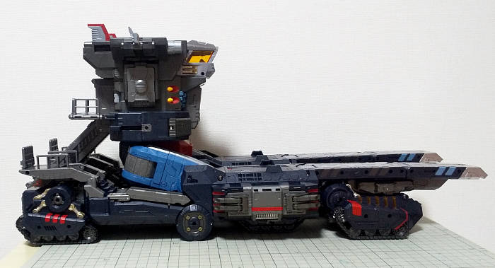 ダイアクロン DA-95 ロボットベース：陸上機動戦艦＜グランドダイオン