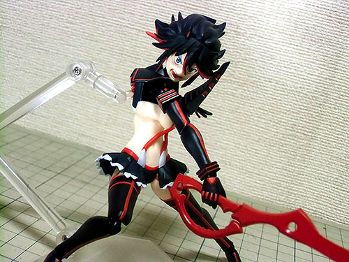 figma キルラキル 纏流子レビュー 繰府庵フィギュ間