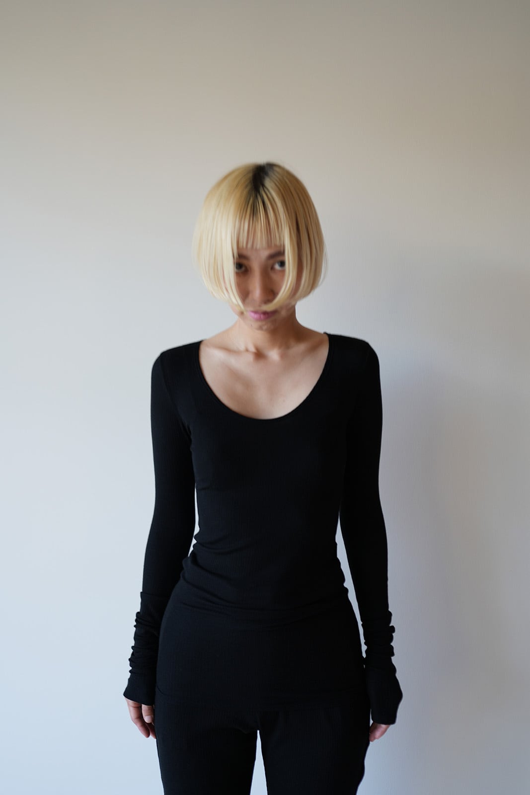 WOMEN MOON TREE PLANET U neck T cashmere black – _COMES THE SUN