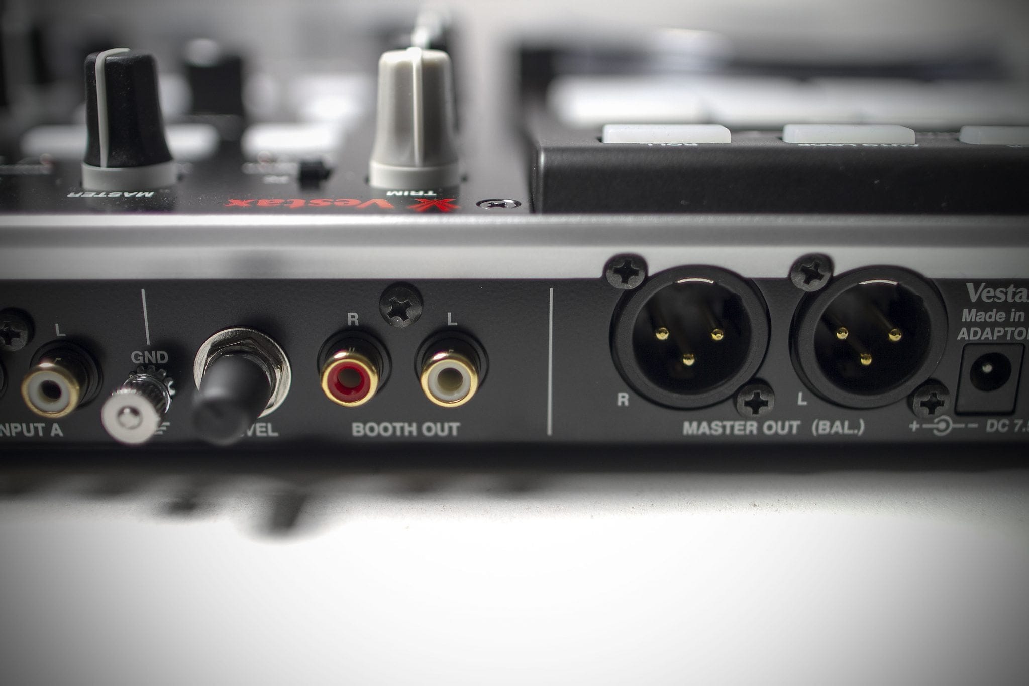 REVIEW: Vestax VCI-380 DJ Controller Part 1