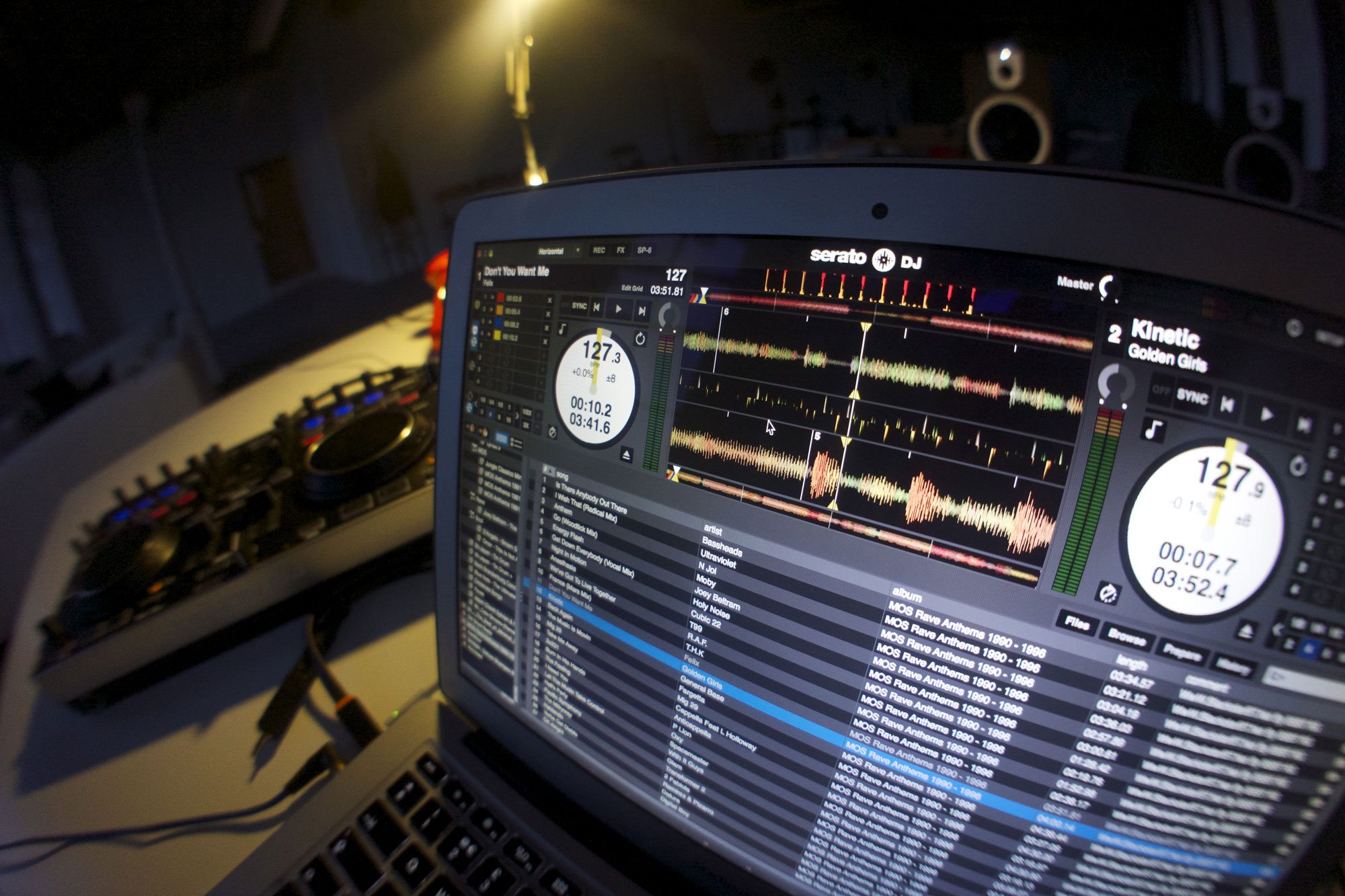 REVIEW: Denon DJ MC2000 DJ Controller