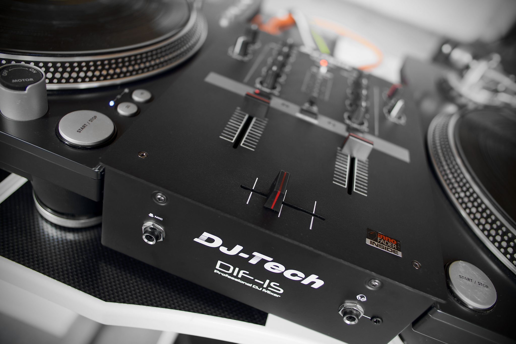 REVIEW: DJ Tech DIF-1S Scratch Mixer