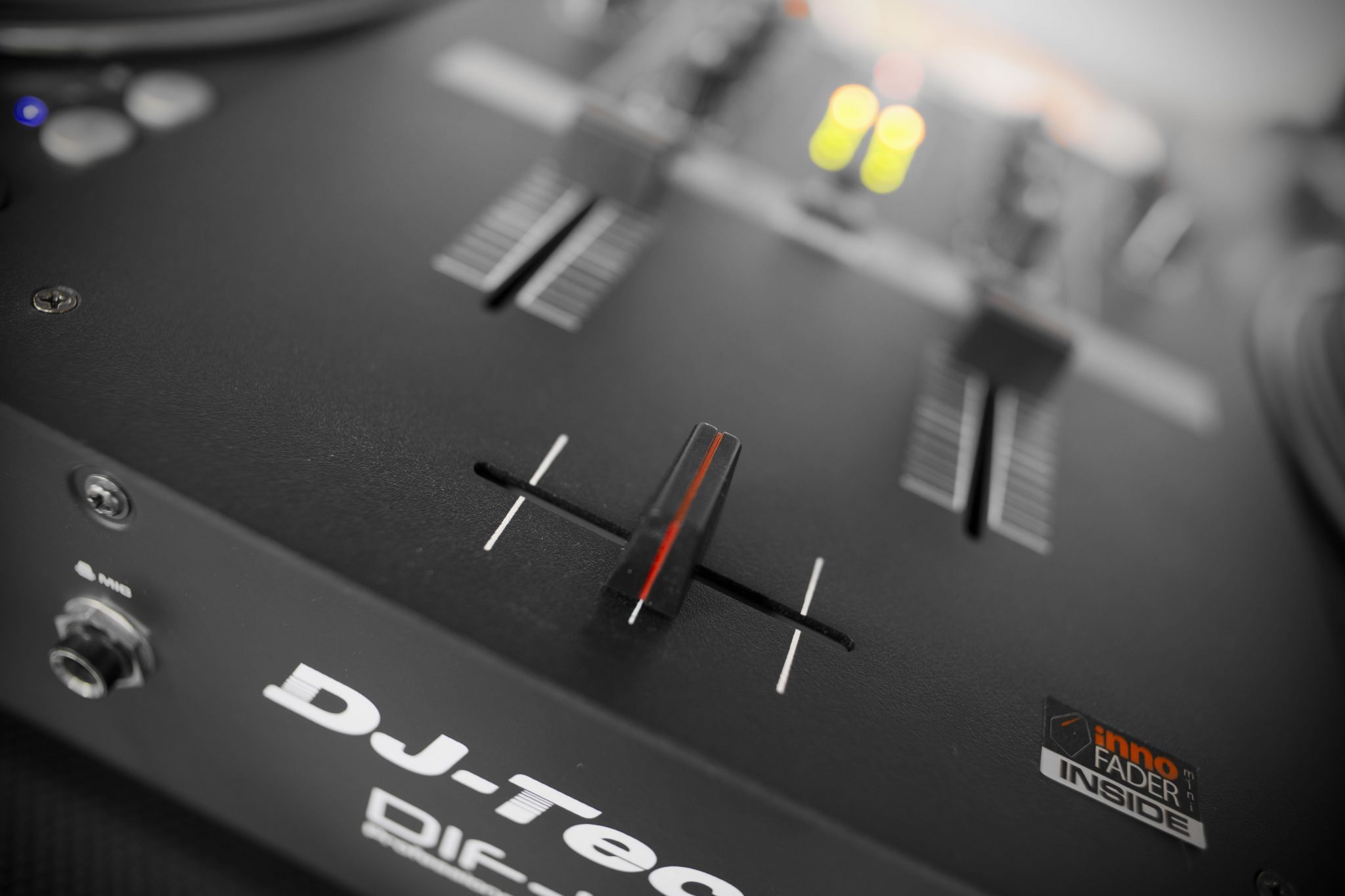 REVIEW: DJ Tech DIF-1S Scratch Mixer