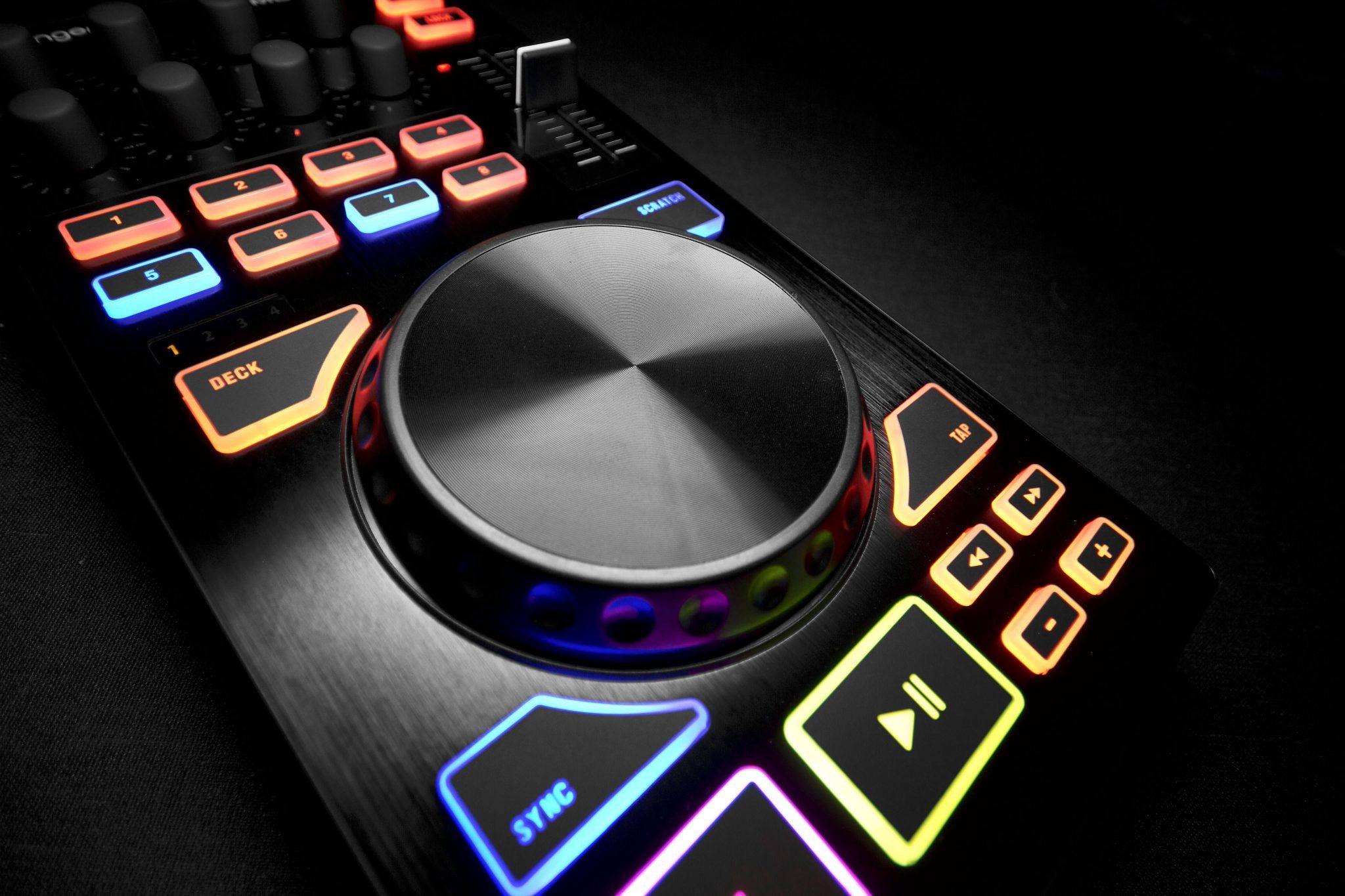 REVIEW: Behringer CMD Modular DJ Controllers