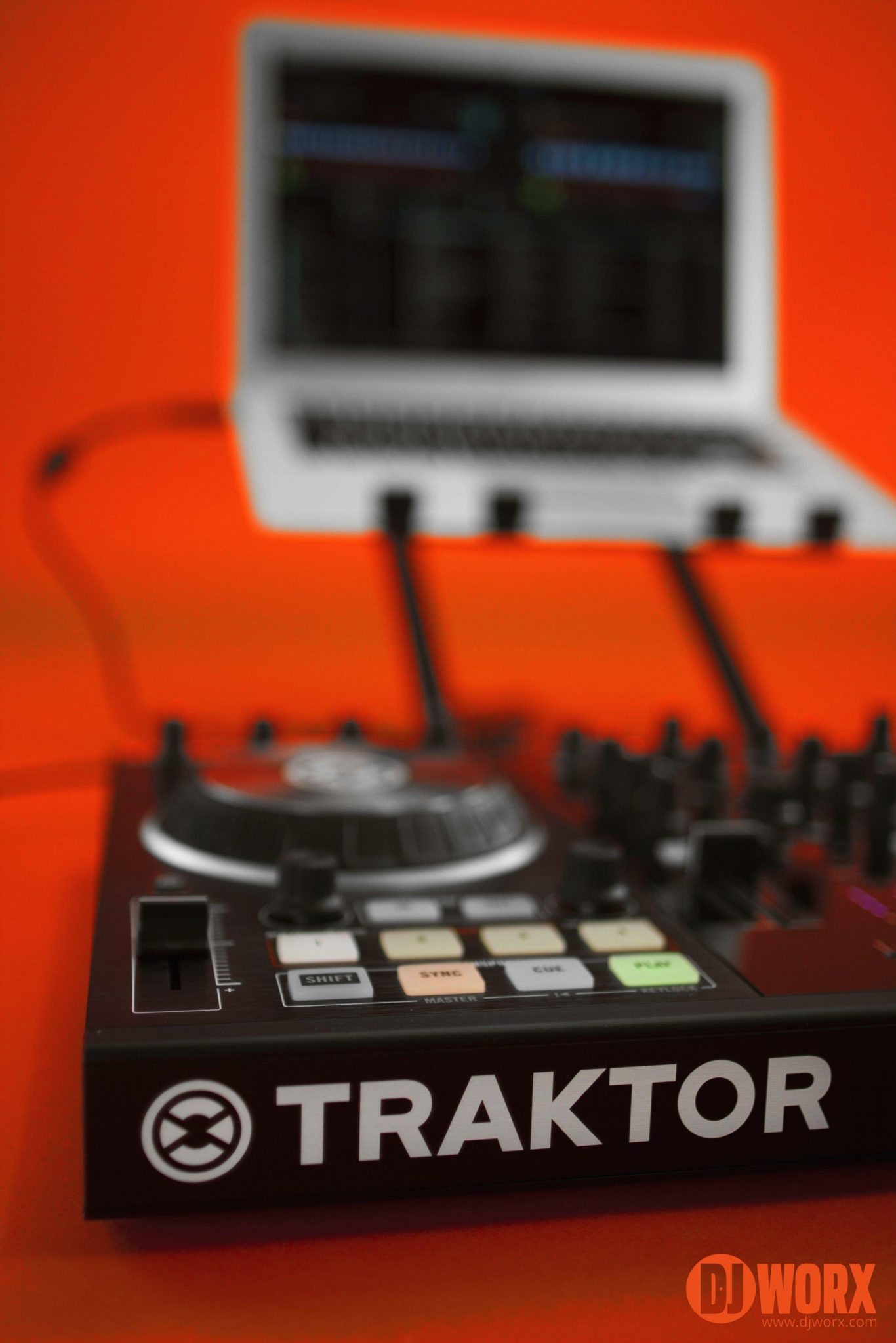 REVIEW: NI Traktor Kontrol S2 MK2 DJ Controller
