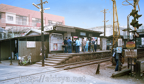 廃止路線の駅舎・筑肥線