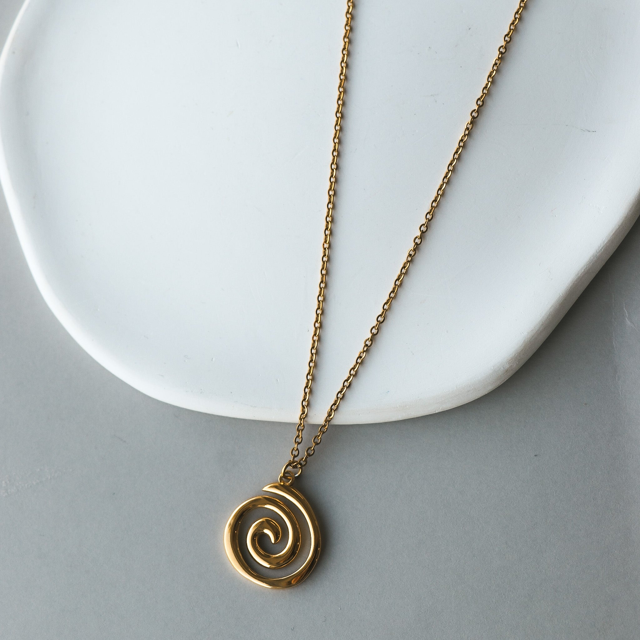 Wirlo Water Resistant Gold Spiral Necklace – HoraceJewelry