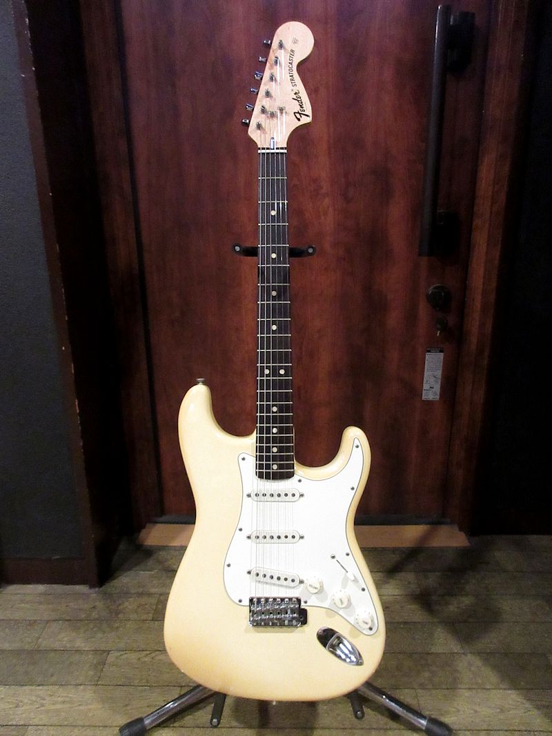 1974 Fender Stratocaster Olympic White/Rose - ヴィンテージギター