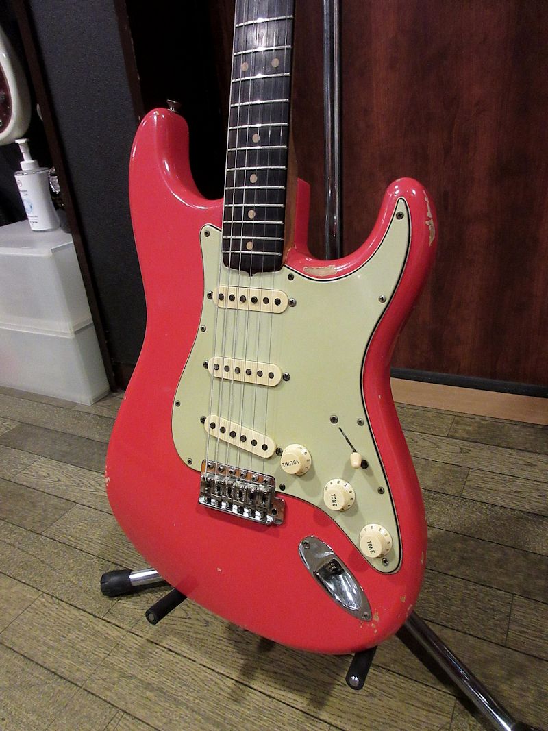 1962 Fender Stratocaster Fiesta Red - ヴィンテージギター買取り