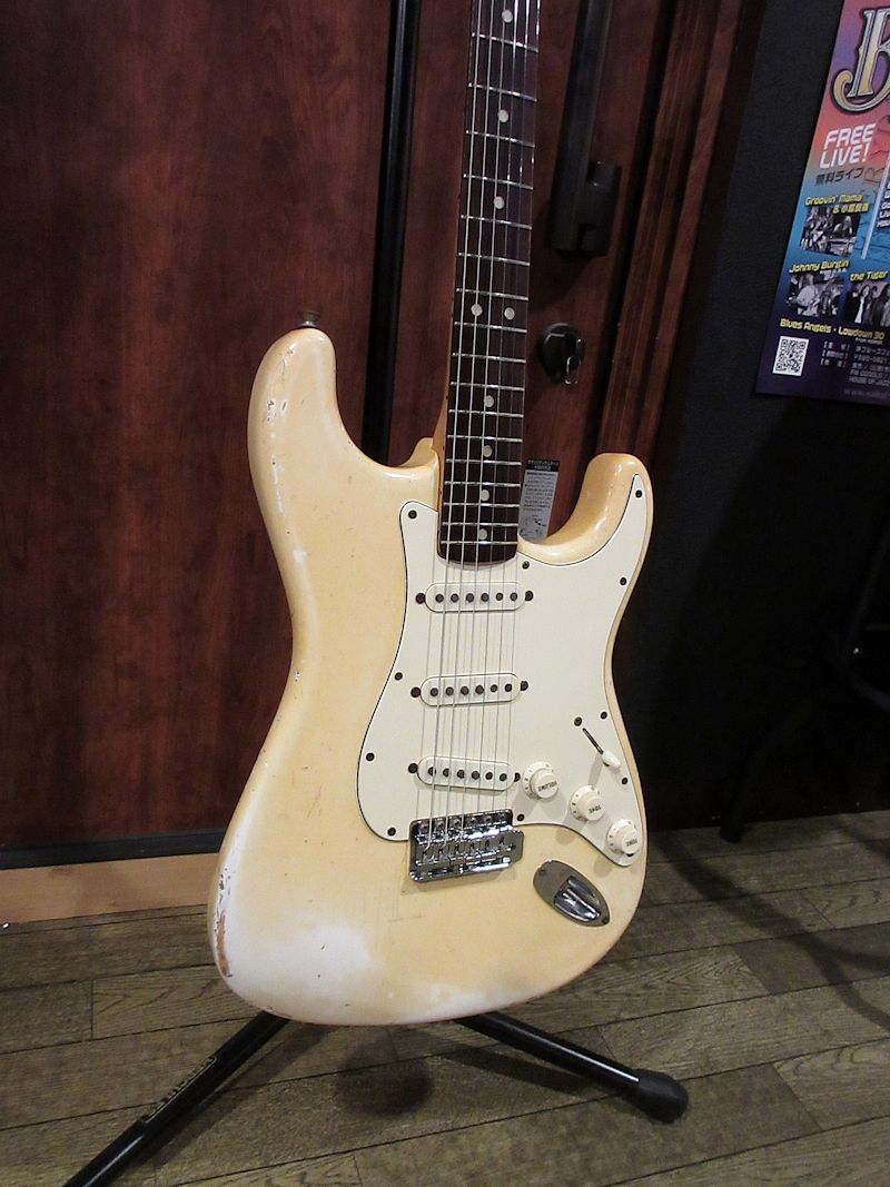 Fender Strato 1968年 元はオリンピックホワイト リフィニッシュ