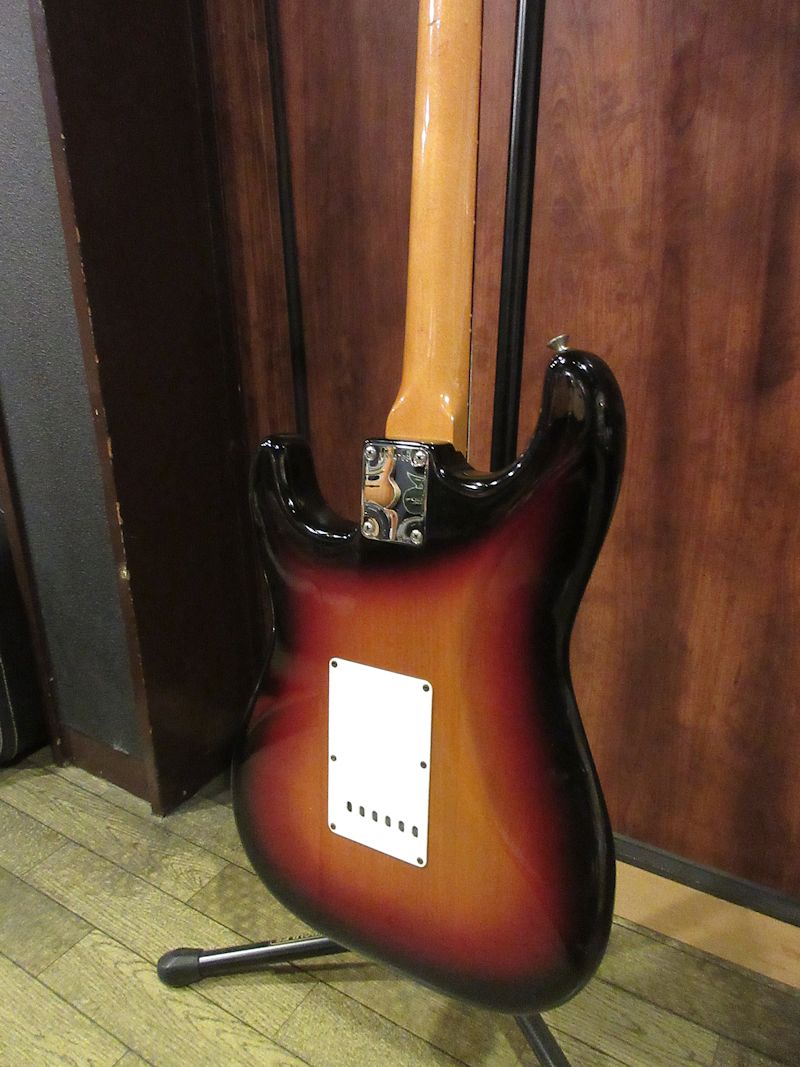 1982 Fender American Vintage Series '62Stratocaster Sunburst