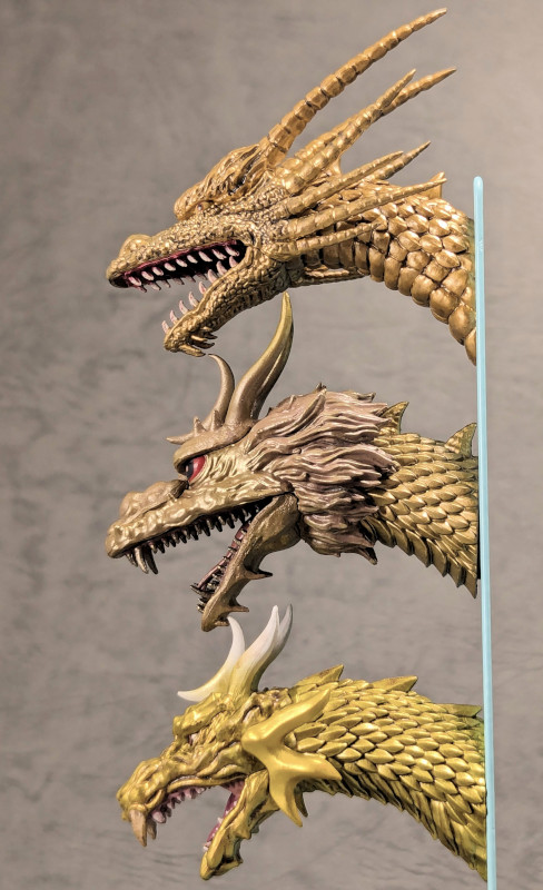 玩栗犬と、一番くじ ゴジラ×コング 新たなる帝国 モンスターヘッド