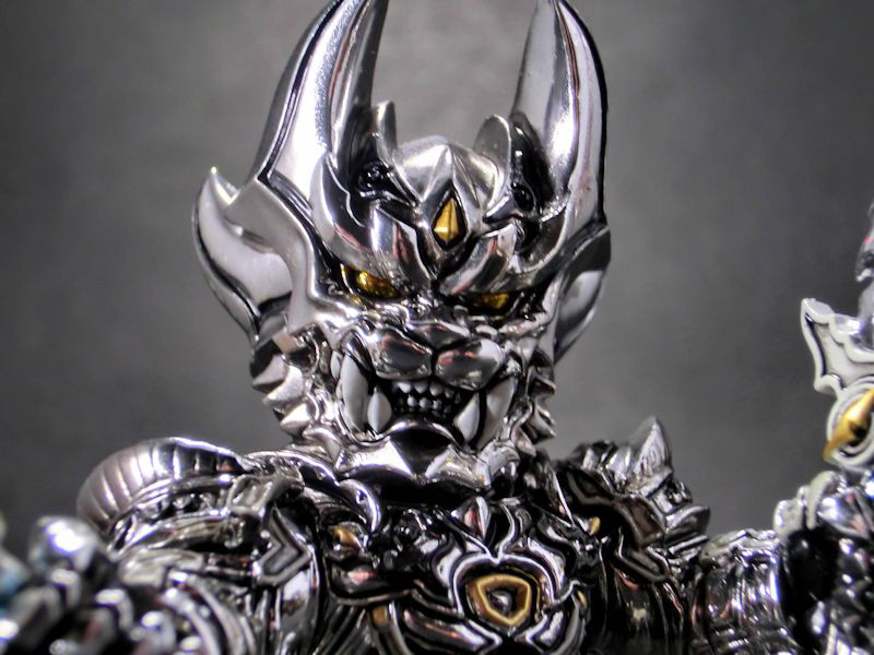 玩栗犬と、デフォルメ魔戒コレクションシリーズ ガロ＆ゼロ メッキver