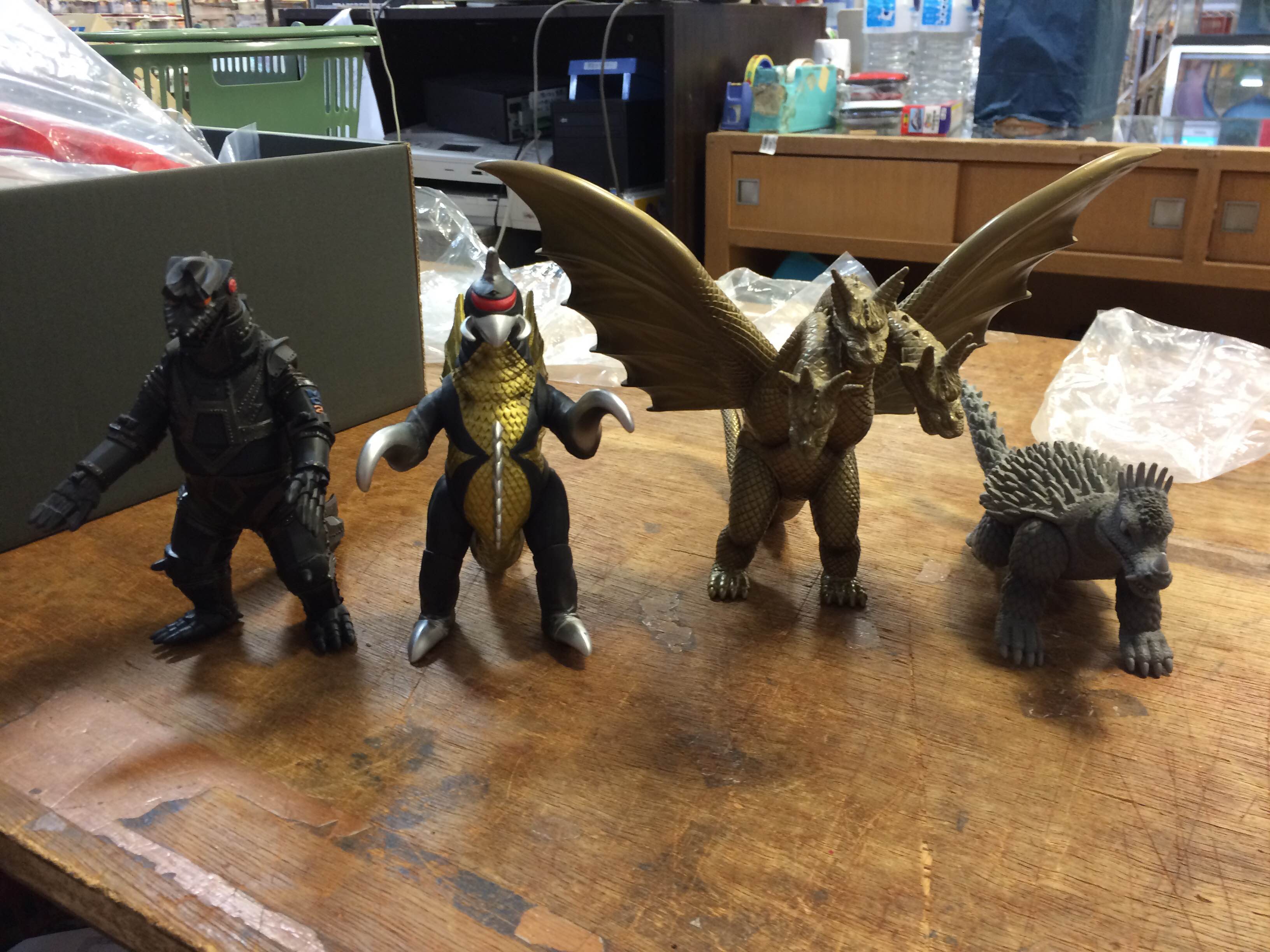 怪獣コレクター必見！ゴジラ50周年メモリアルBOX入荷！！｜おもちゃ