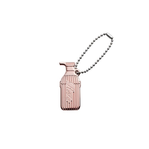 人気のヘアケアシリーズを特別なギフトBOXに詰め込んだ、​ReFa MILK