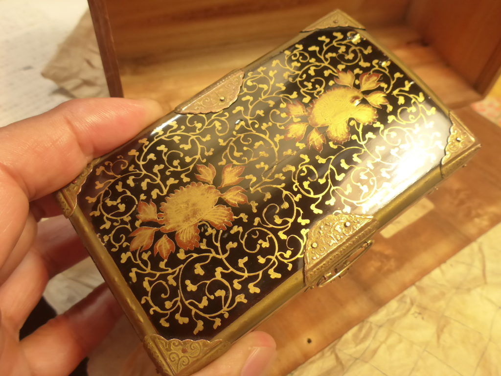 小さい江戸のアンティーク小箱が出てきました。 – みかわ工房