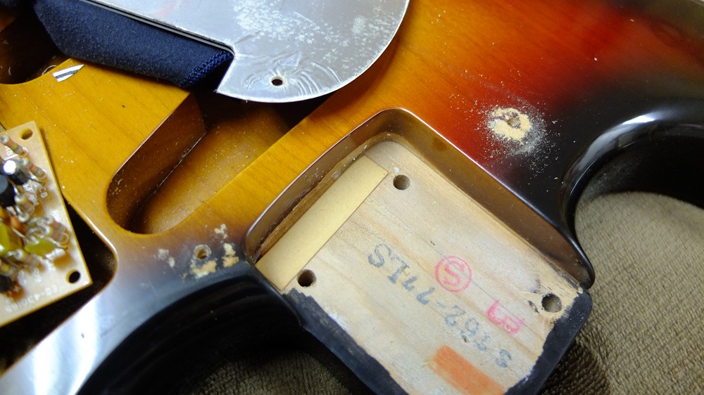 高めの弦高を許容することでとりあえずは基本調整でいい感じになった例