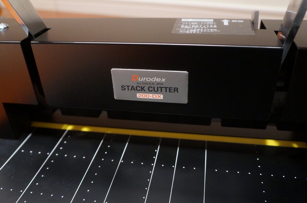電子書籍自炊界の斬鉄剣？断裁機Durodexスタックカッター200DXを買ってみた