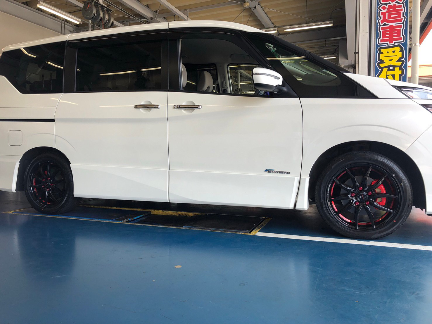 C27セレナ NOVARIS ROHGUE VF 17inch取付 | オートバックス 海老名