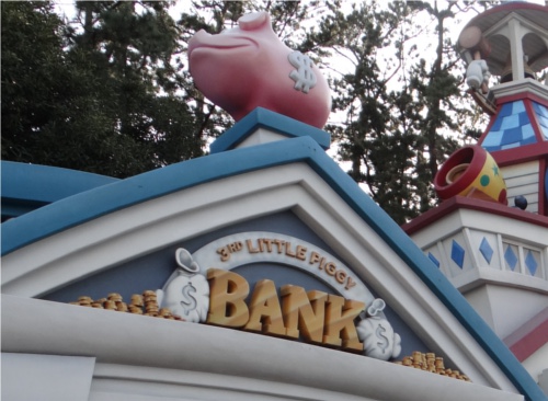 トゥーンタウンに「子豚」という名前の銀行がある理由とは
