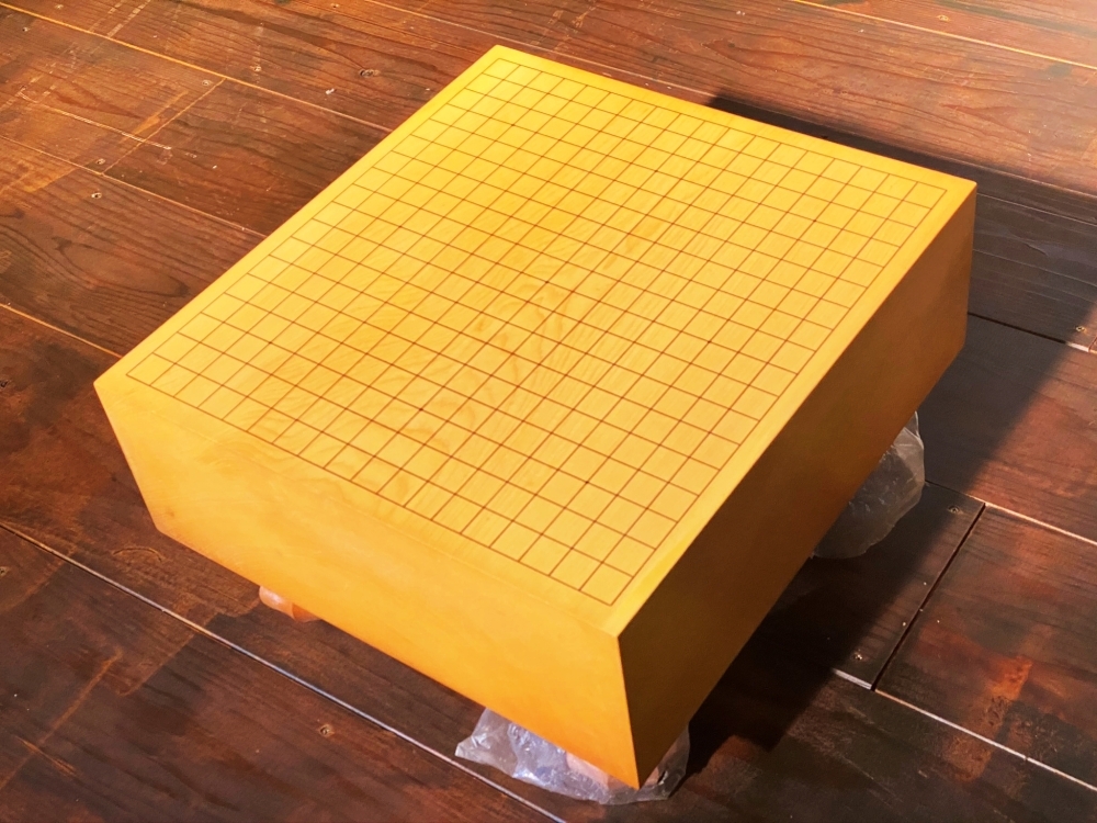 木製囲碁盤 手書き文字入り 遊神武宮玉珍 木製囲碁盤 手書き文字入り