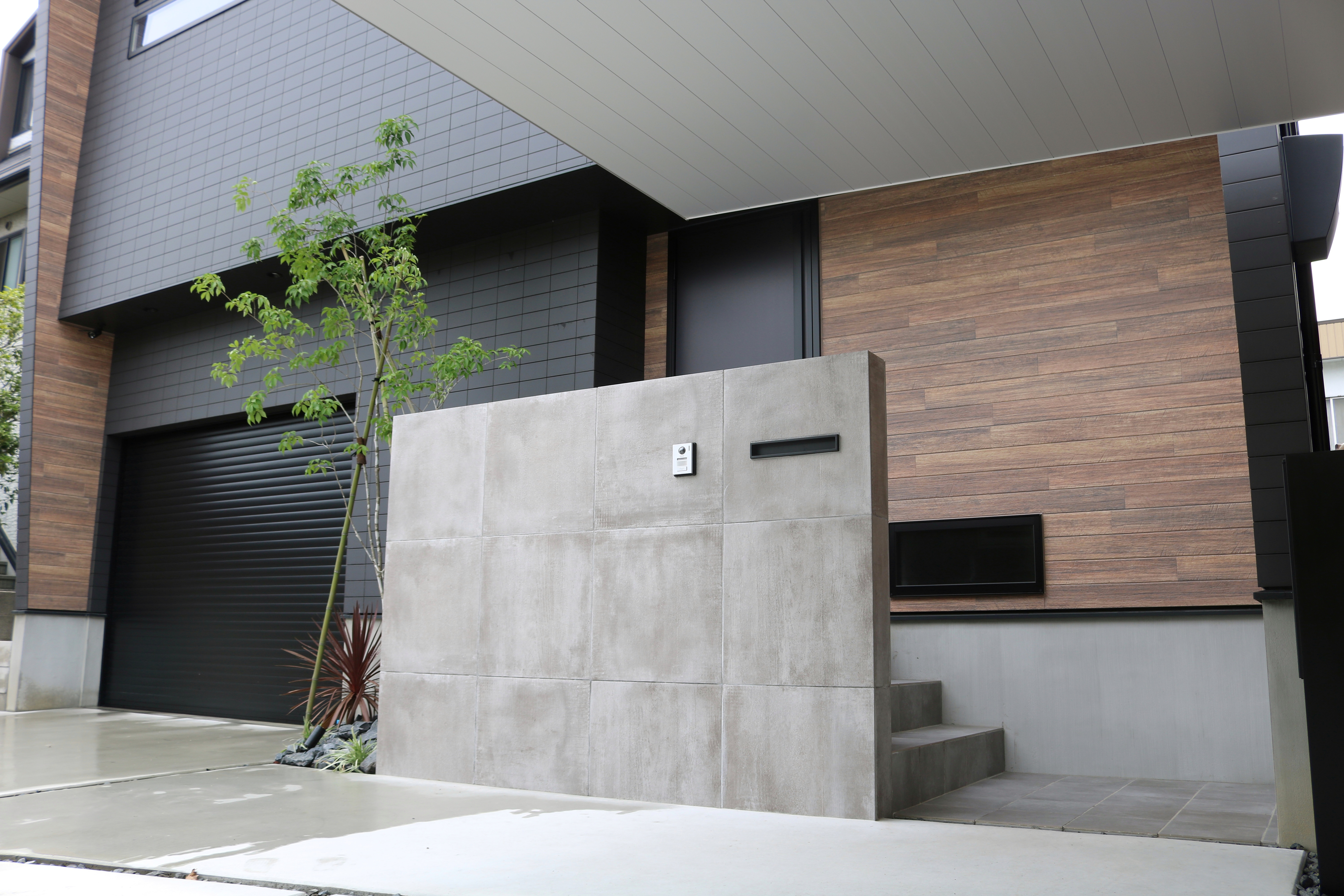 600角タイルの門塀 – J KANKYO