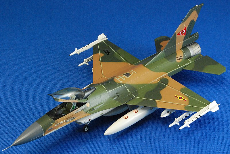 ハセガワ1/72改造 F-16A-15ファイティングファルコン(ベネズエラ空軍)