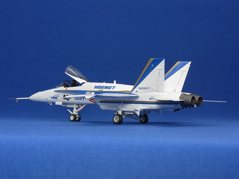 ハセガワ1/72 F-18Aホーネット