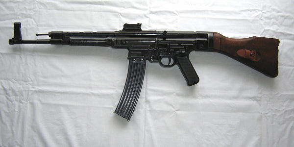 WWIIドイツ軍装‐MP44