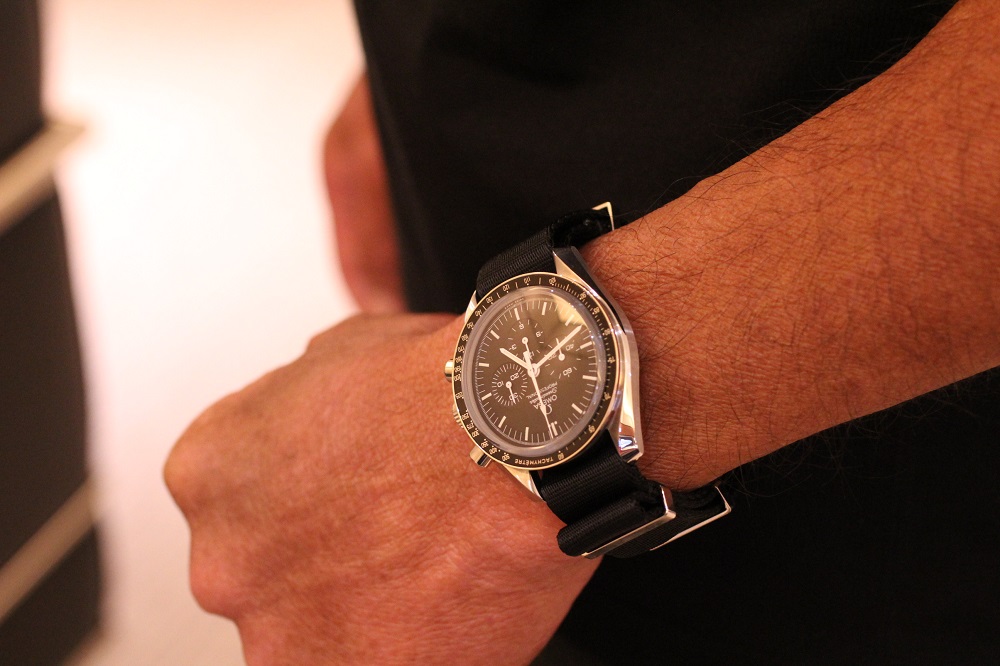 オメガ】スピードマスター ムーンウォッチ NATOベルトでカジュアルに